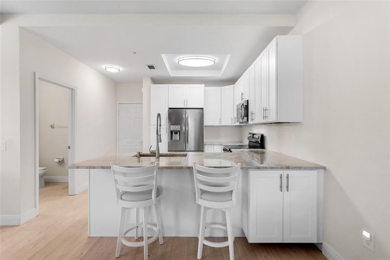 Image 8 of 45 For 4720 Mimosa Pl  908