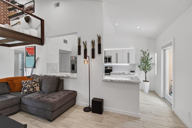 Image 20 of 44 For 1089 13th St  1