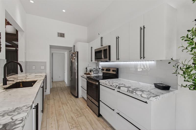 Image 21 of 44 For 1089 13th St  1