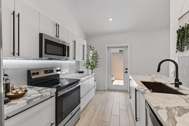 Image 22 of 44 For 1089 13th St  1