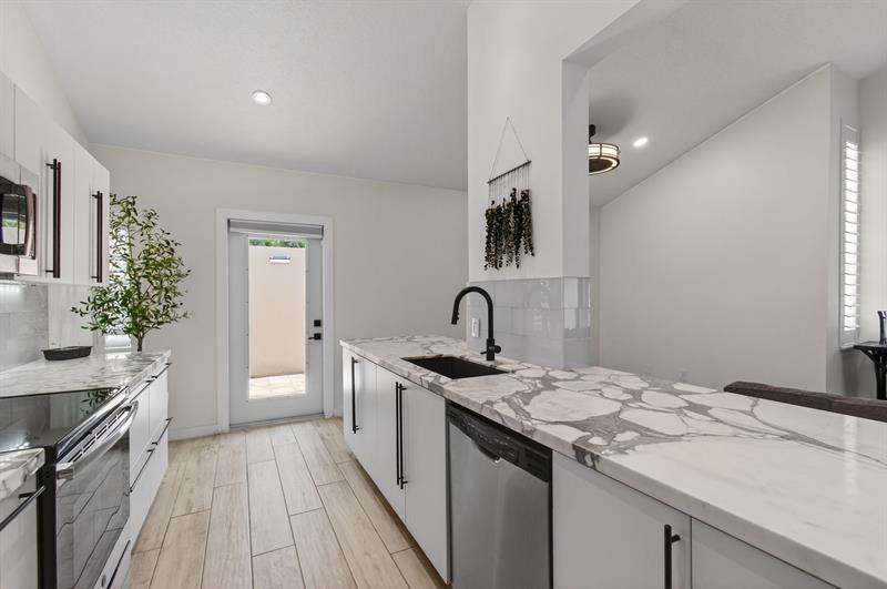 Image 23 of 44 For 1089 13th St  1
