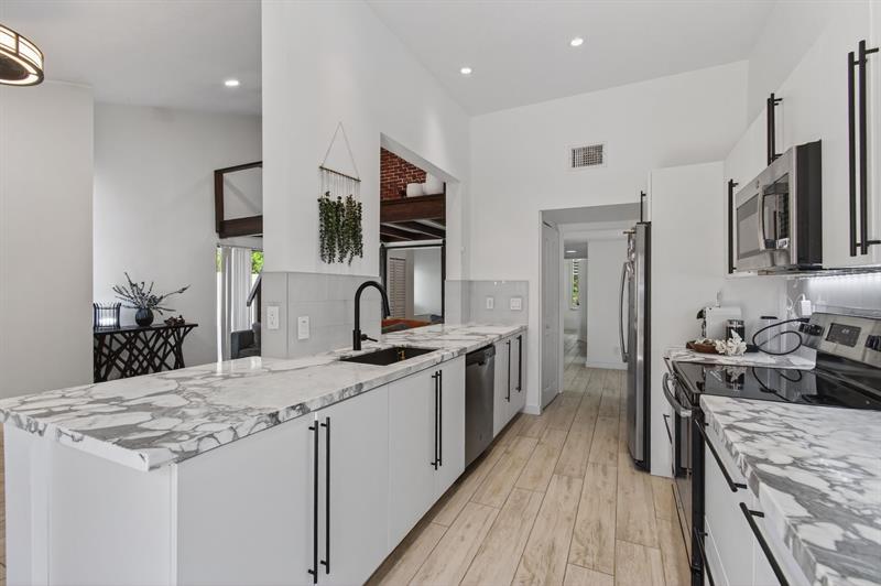 Image 3 of 44 For 1089 13th St  1
