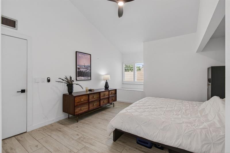 Image 33 of 44 For 1089 13th St  1