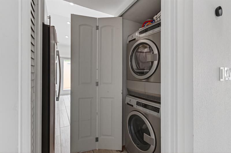 Image 35 of 44 For 1089 13th St  1