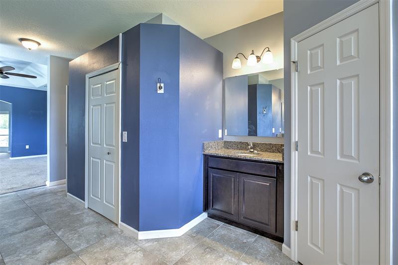 Image 24 of 71 For 611 Easton Forest Circle