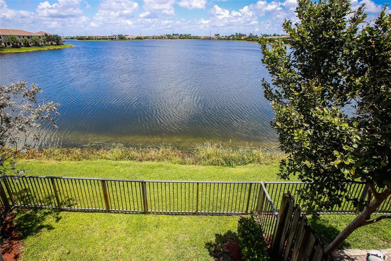 Image 12 of 19 For 9575 Town Parc Cir