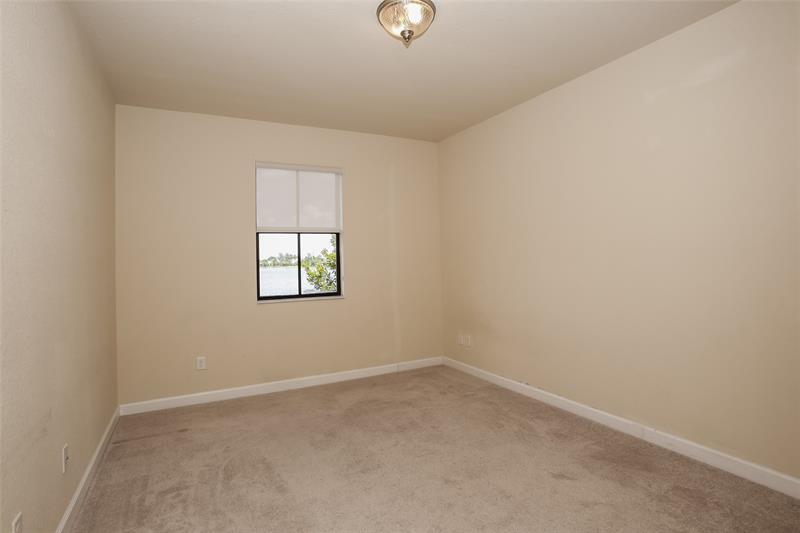 Image 17 of 19 For 9575 Town Parc Cir