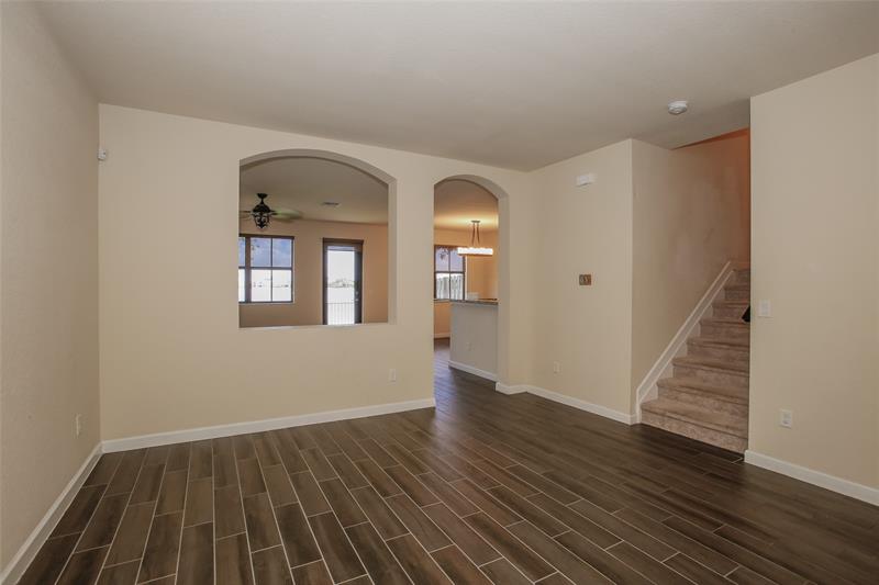 Image 3 of 19 For 9575 Town Parc Cir