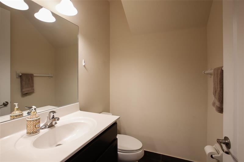 Image 4 of 19 For 9575 Town Parc Cir