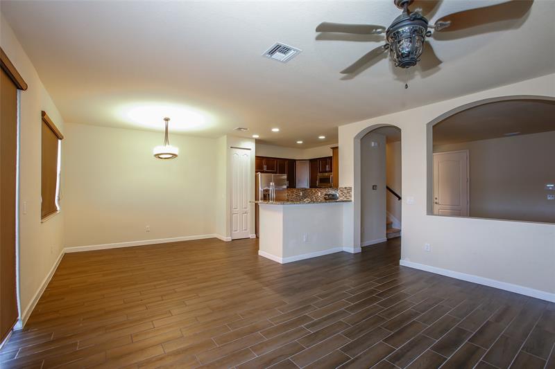 Image 8 of 19 For 9575 Town Parc Cir