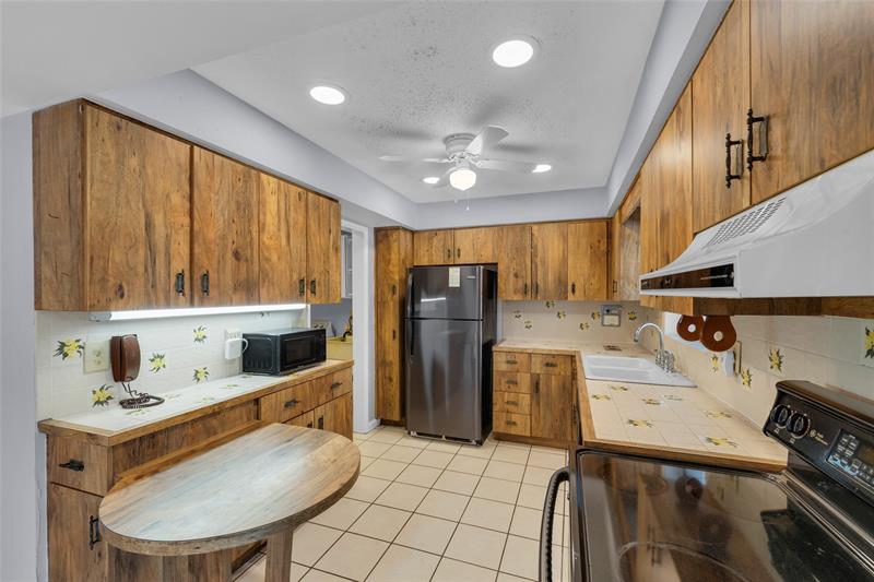 Image 18 of 43 For 608 21st Ct  