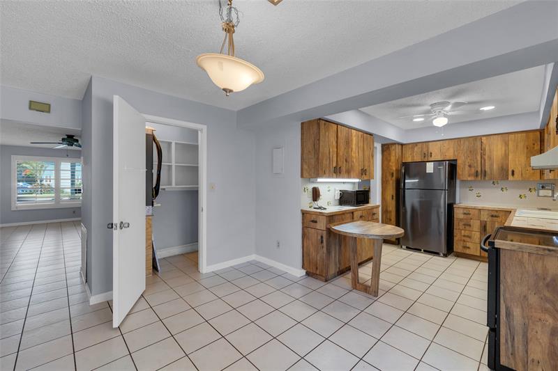 Image 19 of 43 For 608 21st Ct  