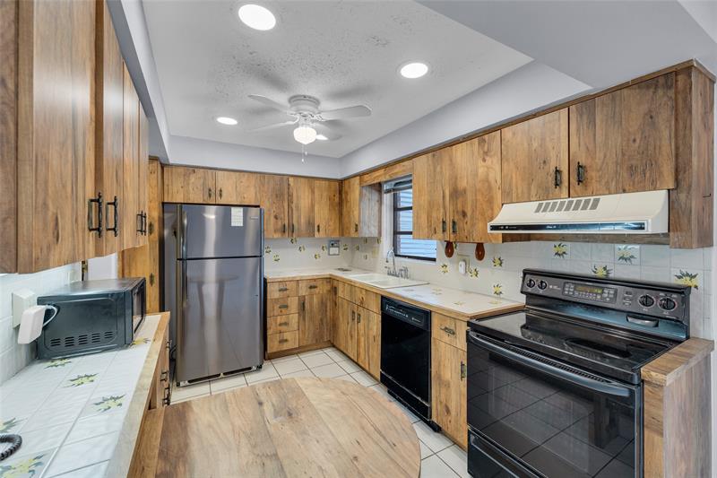 Image 21 of 43 For 608 21st Ct  