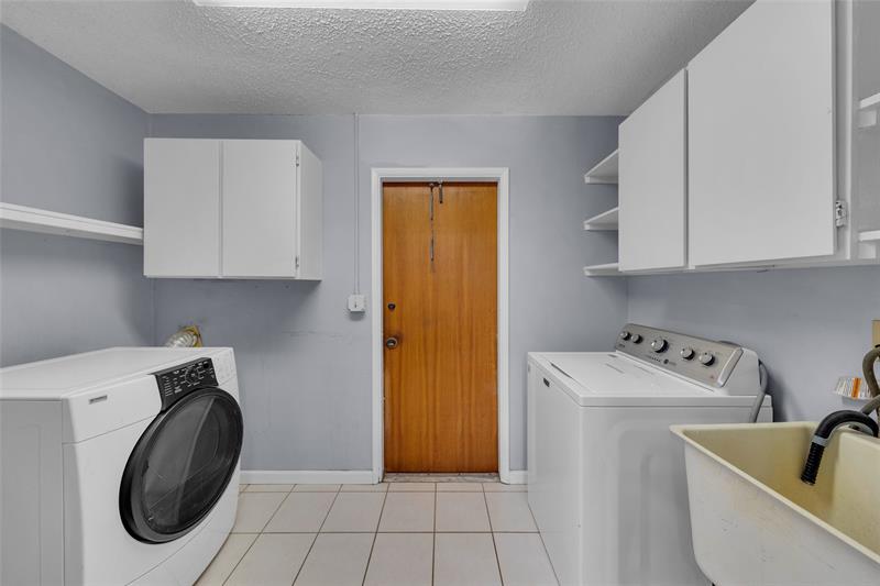 Image 23 of 43 For 608 21st Ct  
