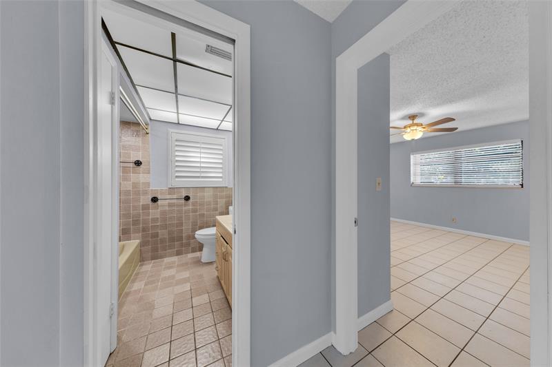 Image 26 of 43 For 608 21st Ct  