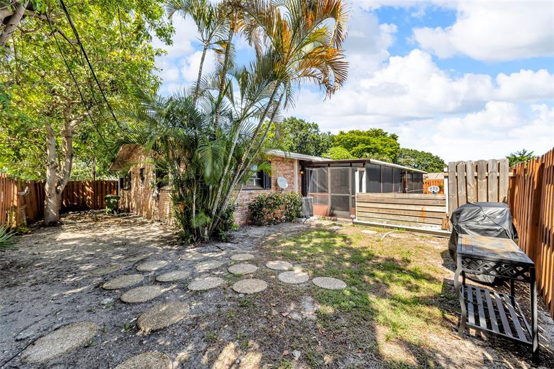 Image 39 of 43 For 608 21st Ct  