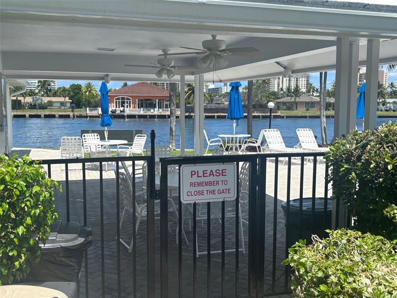 Image 10 of 22 For 6315 Bay Club Dr  4