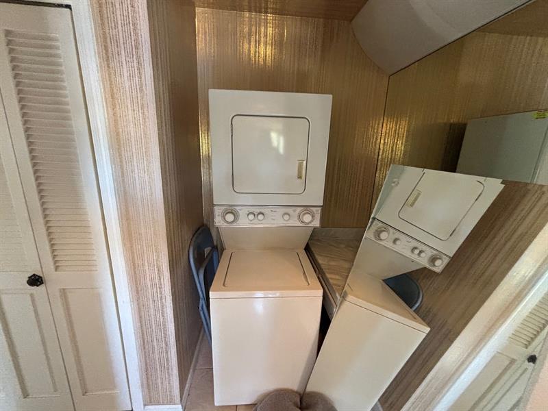 Image 15 of 22 For 6315 Bay Club Dr  4