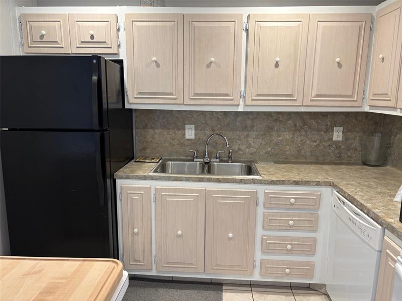 Image 20 of 22 For 6315 Bay Club Dr  4