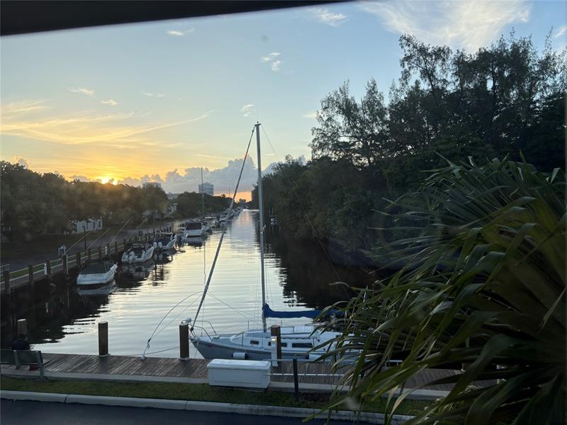 Image 3 of 22 For 6315 Bay Club Dr  4