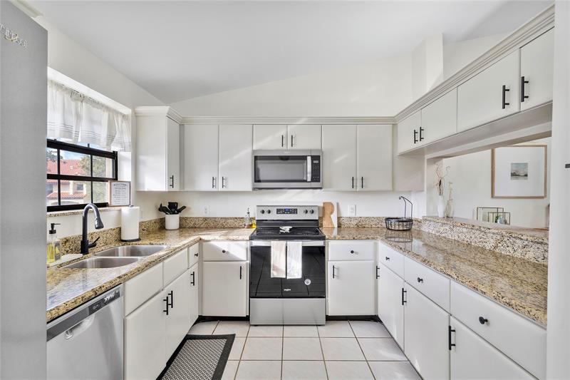 Image 10 of 32 For 408 Republic Ct  408