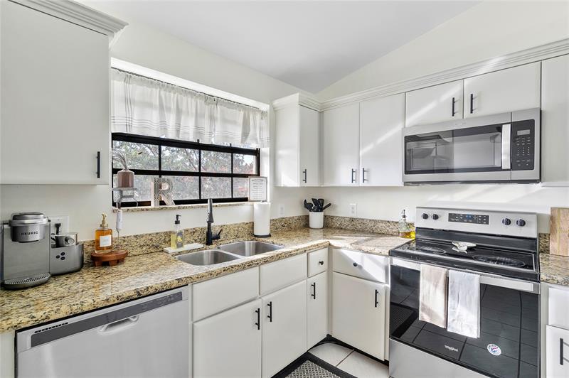 Image 13 of 32 For 408 Republic Ct  408