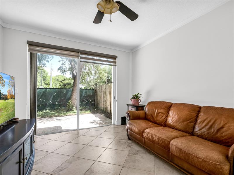 Image 11 of 36 For 15037 50th Ct
