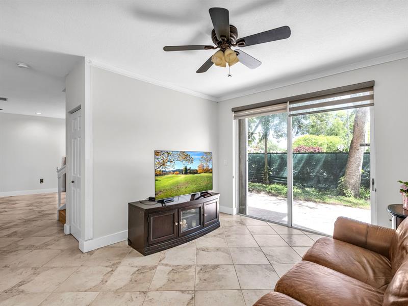 Image 12 of 36 For 15037 50th Ct