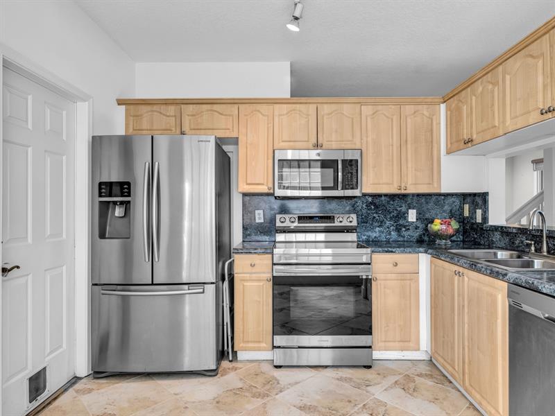 Image 16 of 36 For 15037 50th Ct