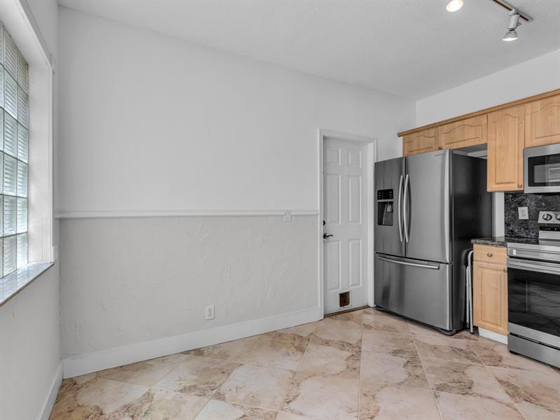 Image 17 of 36 For 15037 50th Ct