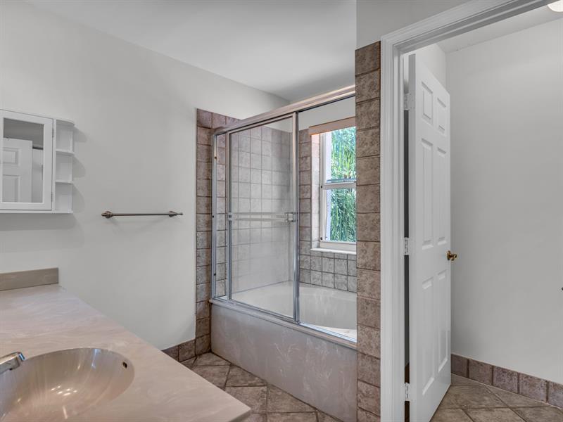 Image 21 of 36 For 15037 50th Ct