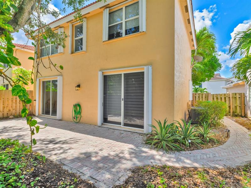 Image 28 of 36 For 15037 50th Ct