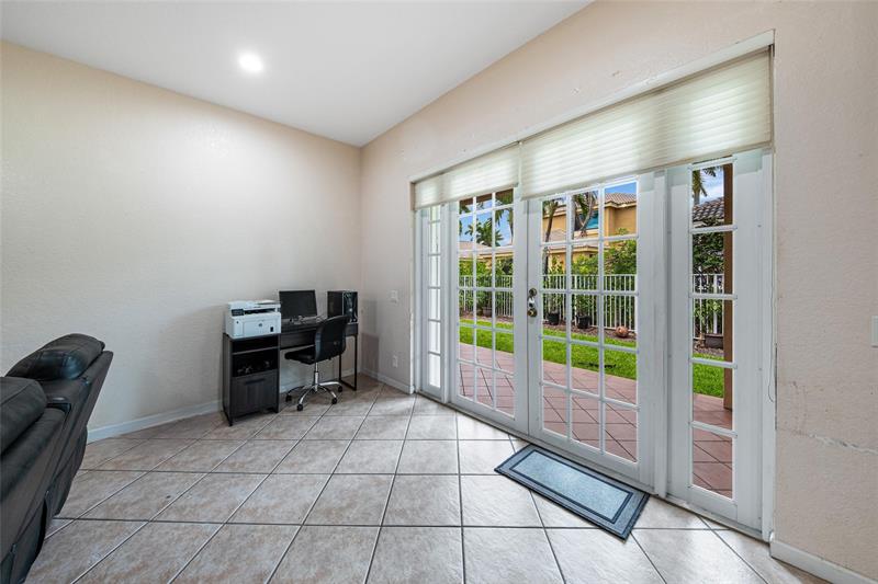 Image 15 of 58 For 887 Nandina Dr