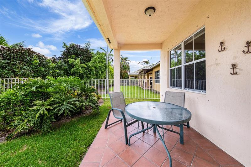 Image 23 of 58 For 887 Nandina Dr