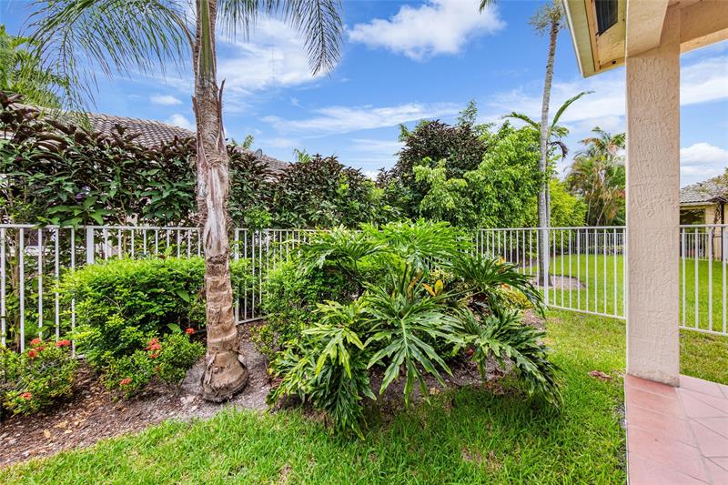 Image 24 of 58 For 887 Nandina Dr