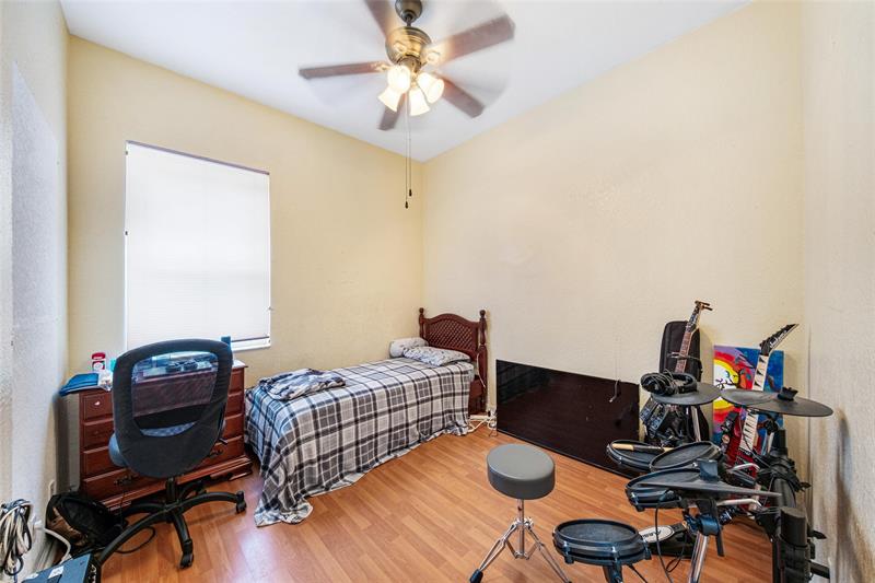 Image 34 of 58 For 887 Nandina Dr