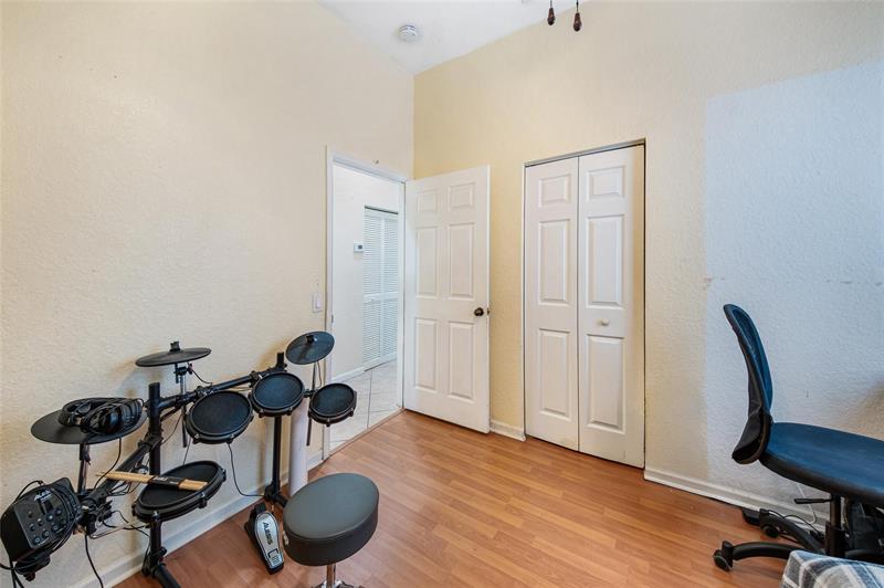 Image 35 of 58 For 887 Nandina Dr