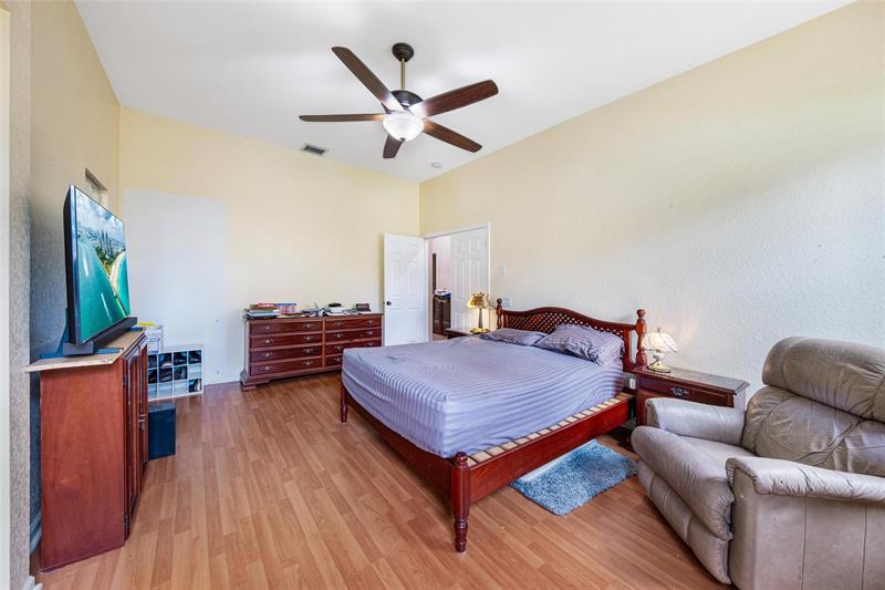 Image 41 of 58 For 887 Nandina Dr