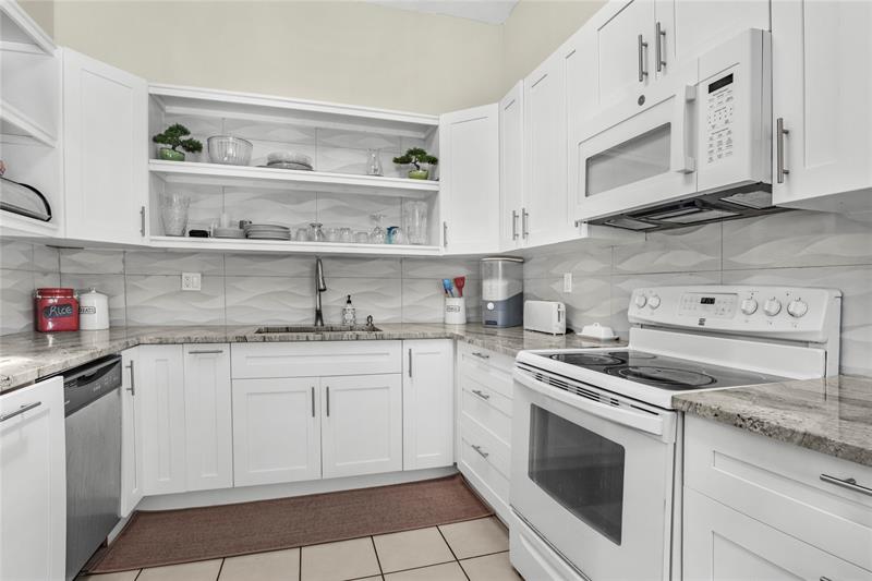 Image 17 of 27 For 7278 47th Pl