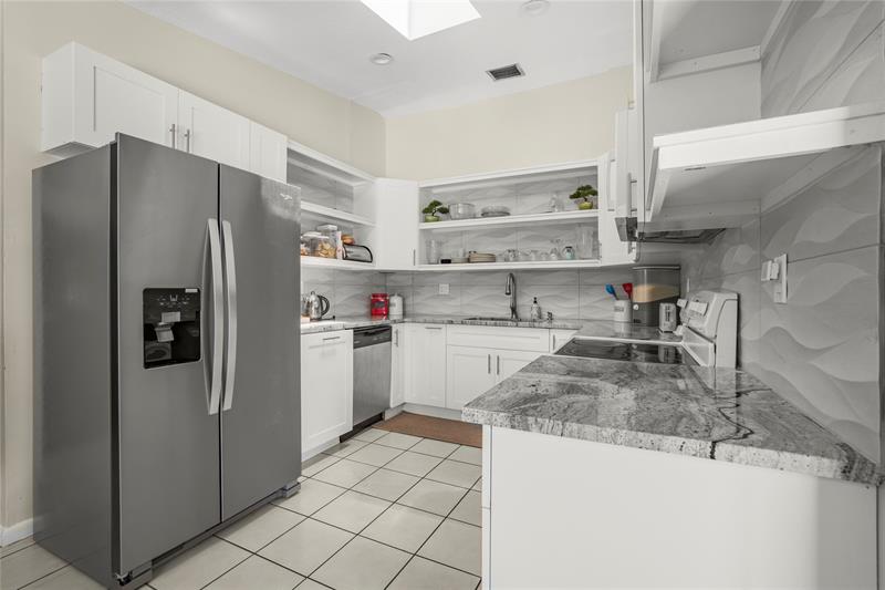 Image 18 of 27 For 7278 47th Pl
