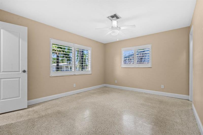 Image 11 of 40 For 1742 28th Dr