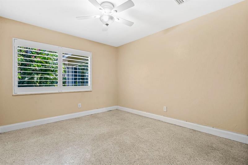 Image 16 of 40 For 1742 28th Dr