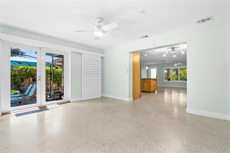 Image 19 of 40 For 1742 28th Dr