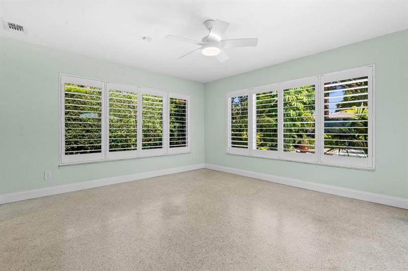 Image 21 of 40 For 1742 28th Dr