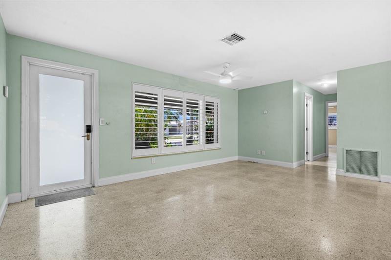 Image 5 of 40 For 1742 28th Dr