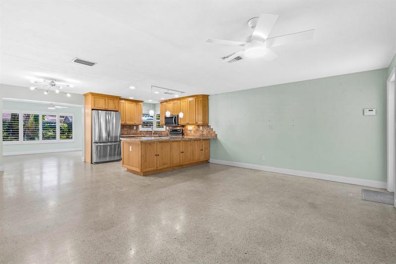 Image 7 of 40 For 1742 28th Dr