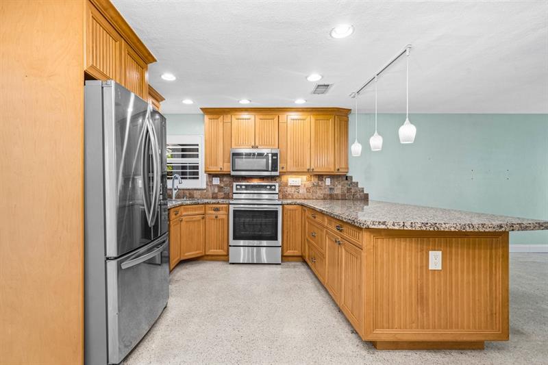 Image 9 of 40 For 1742 28th Dr
