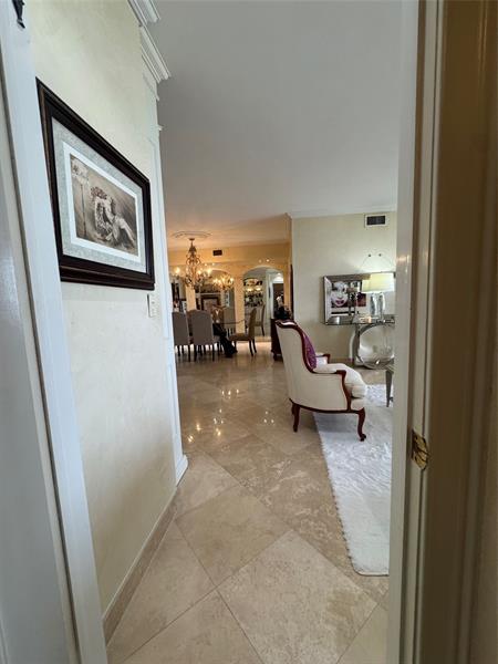 Image 29 of 64 For 20281 Country Club Dr  705