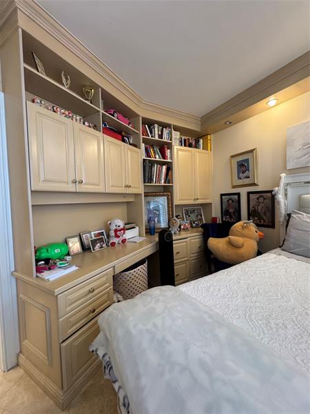 Image 34 of 64 For 20281 Country Club Dr  705