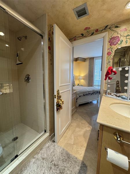 Image 38 of 64 For 20281 Country Club Dr  705